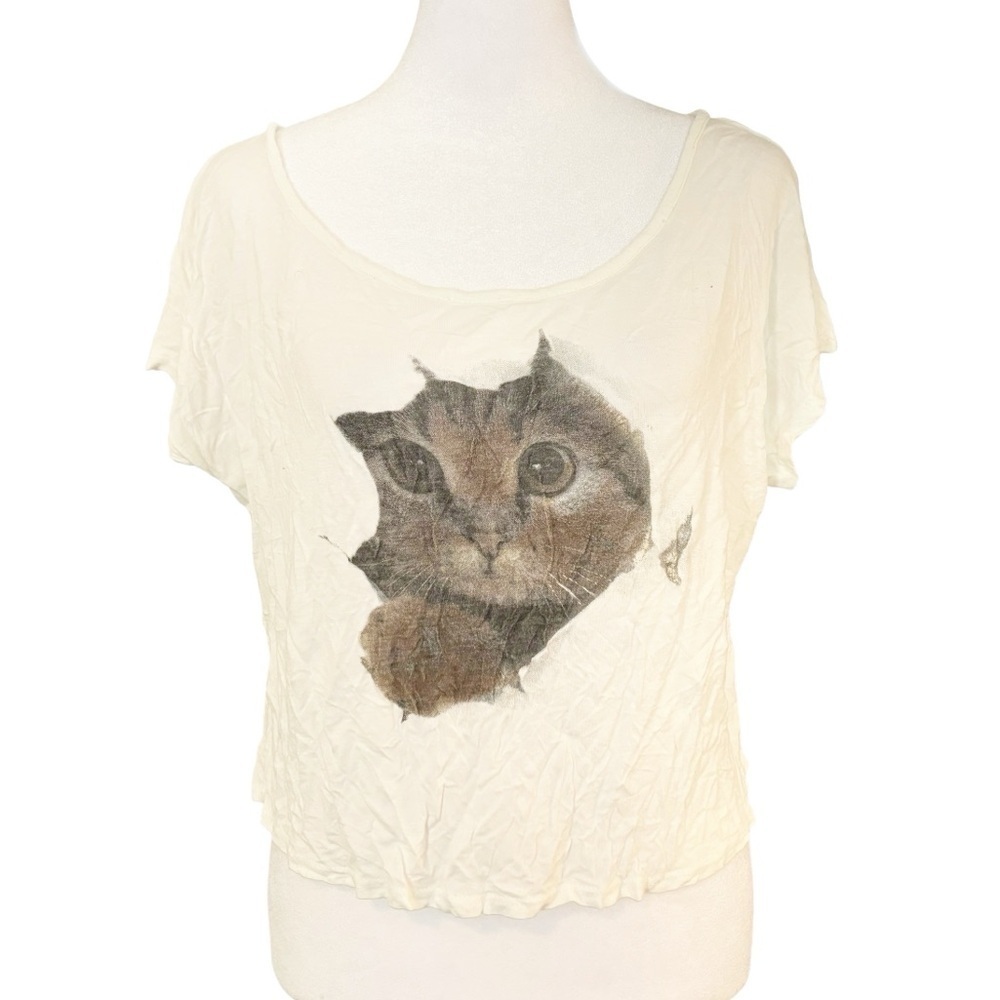 Peeking kitty crop top